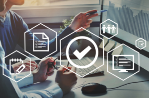 imagem de profissional trabalhando paar ilustrar texto sobre tecologia para atendimento