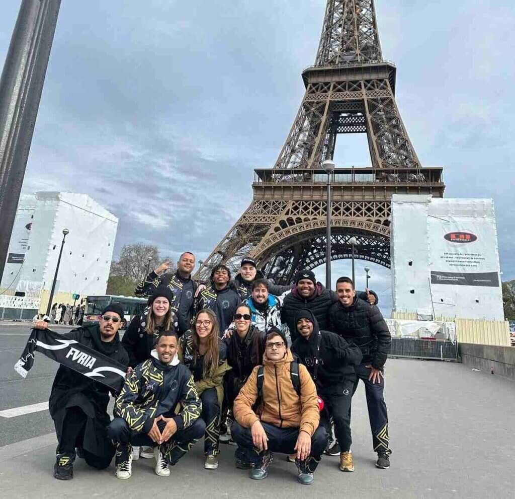 viagem furioza buffly torre eiff