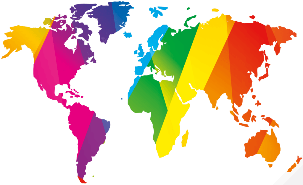 Mapa-múndi estilizado sobre fundo claro, com os países e territórios representados em diferentes cores vibrantes, incluindo tons de amarelo, rosa, roxo, azul, verde, laranja e vermelho. As cores da bandeira LGBTQIAPN+ aparecem distribuídas de forma distinta entre as regiões do mundo, especialmente na América, Europa, África, Ásia e Oceania, representando diferentes classificações no índice de viagens LGBT. O mapa não apresenta nomes de países nem uma legenda visível.